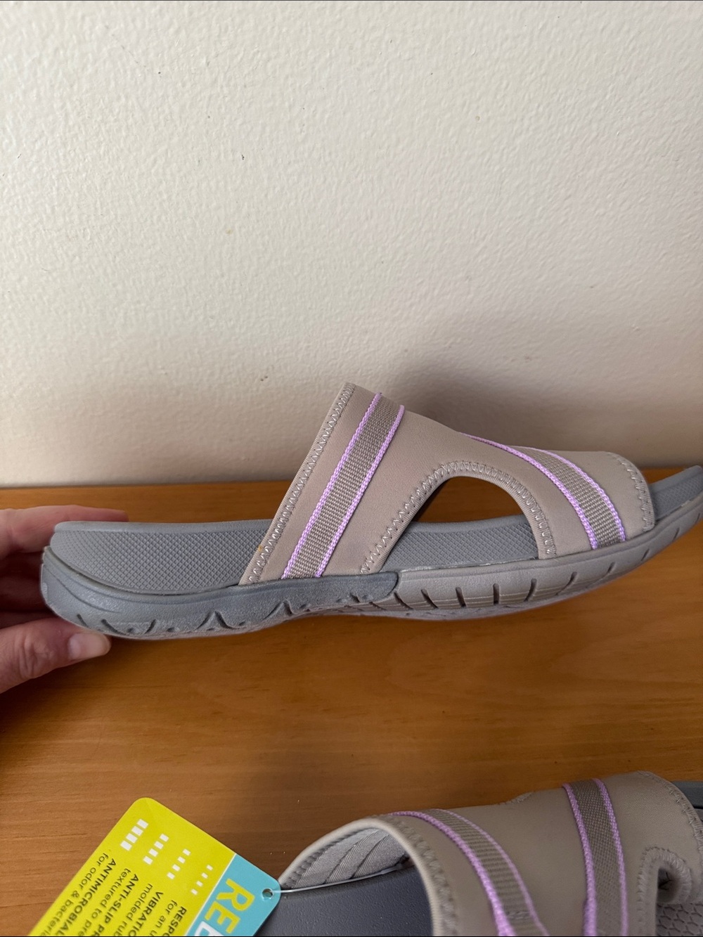 BareTraps Gray Sandals - New with Tags - Picture 12 of 12